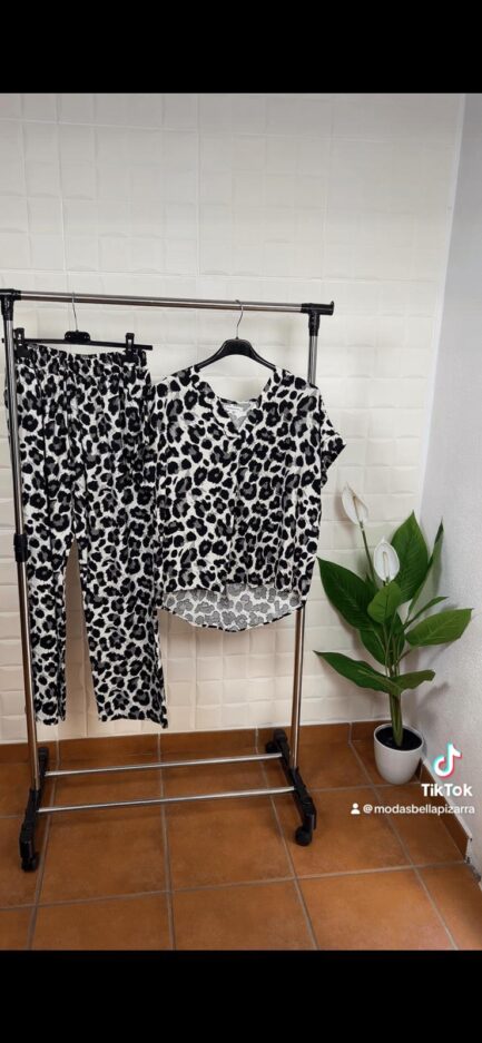 Conjunto Leopardo. - Imagen 3